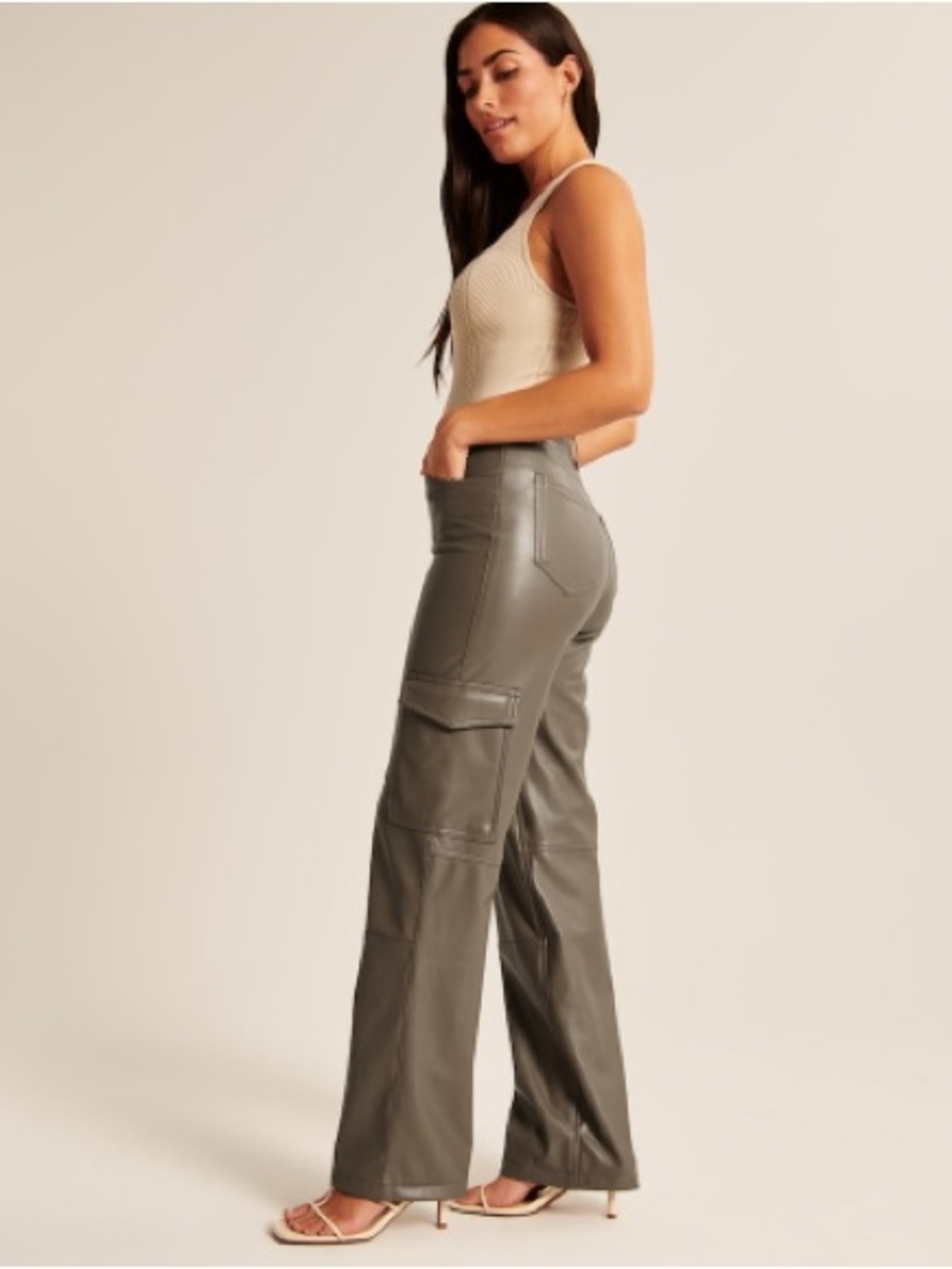 Abercrombie Curve Love Vegan Leather Cargo 90s Relaxed Pants Size 25 Short NWT